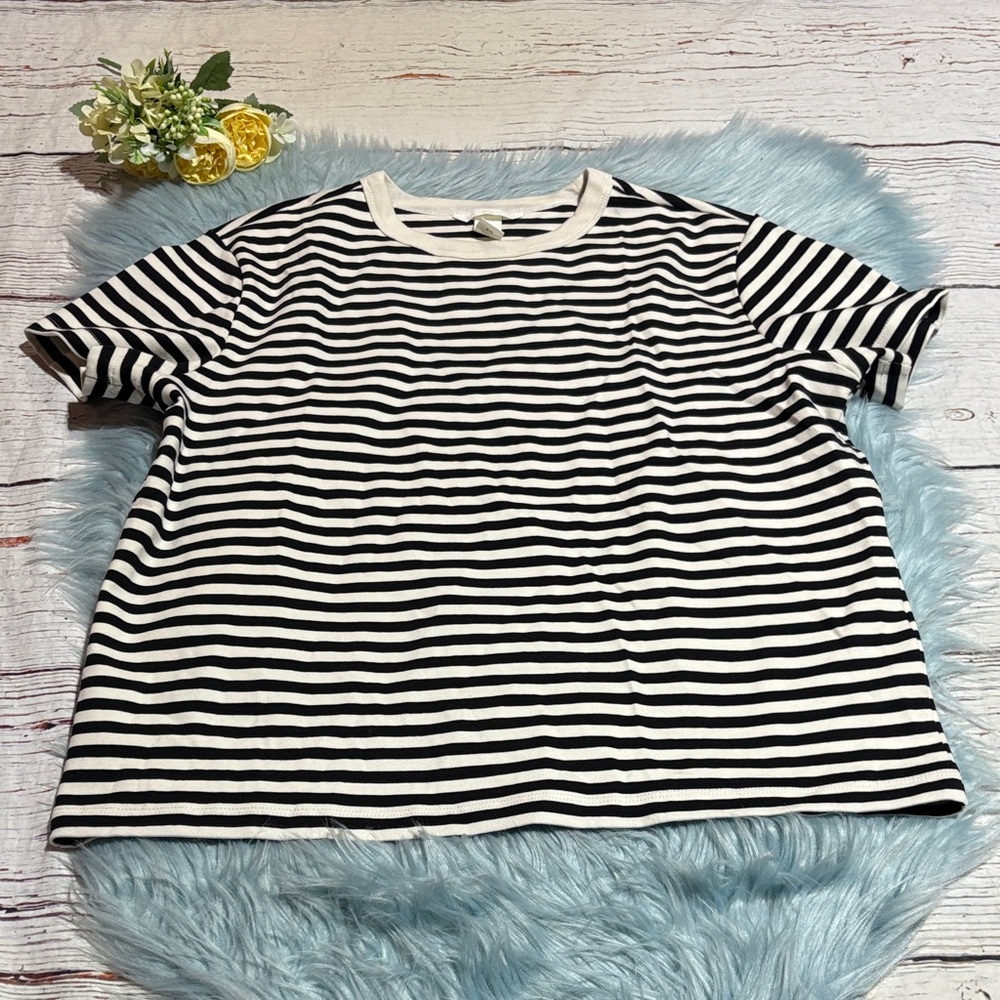 H&M Black and White Striped Short Sleeve Tee sz L